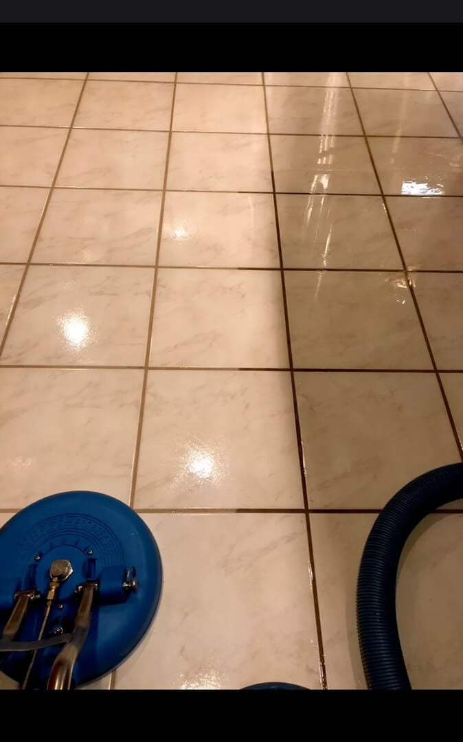 Grout and Tile Cleaning Services – Proudly Serving Champaign-Urbana, IL, and More! Book Your Free Estimate Now!